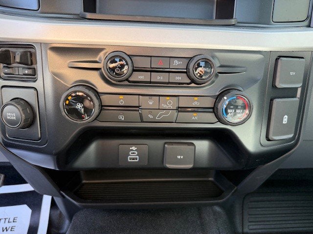 2026 Ford Super Duty F-350 DRW Flatbed XL