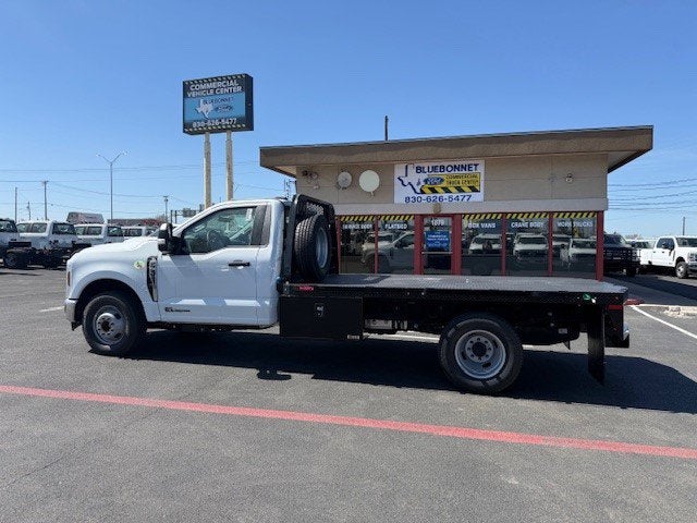 2026 Ford Super Duty F-350 DRW Flatbed XL