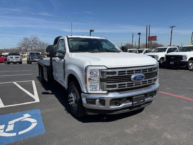 2026 Ford Super Duty F-350 DRW Flatbed XL