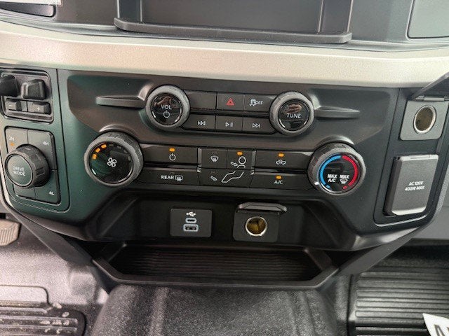 2026 Ford Super Duty F-550 DRW Flatbed XL