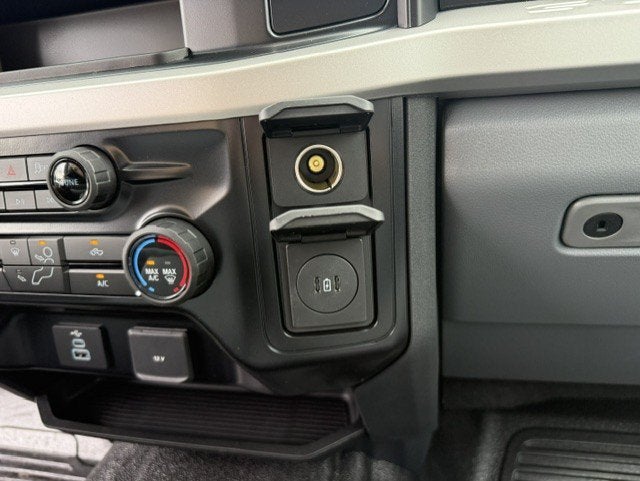 2027 Ford Super Duty F-550 DRW Chassis XL