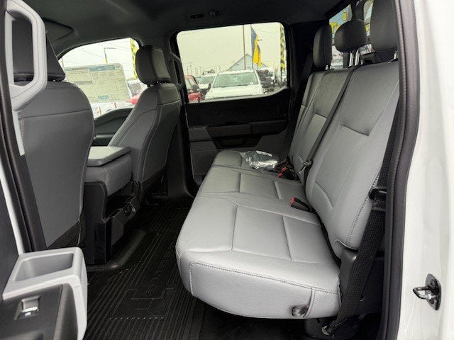 2026 Ford Super Duty F-550 DRW Flatbed XL