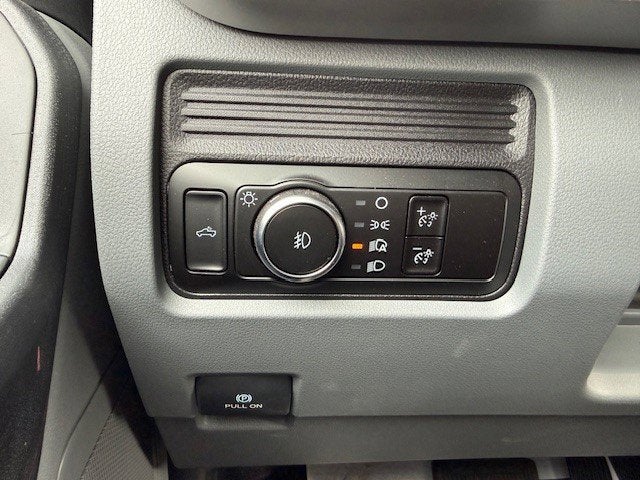 2026 Ford Super Duty F-550 DRW Flatbed XL