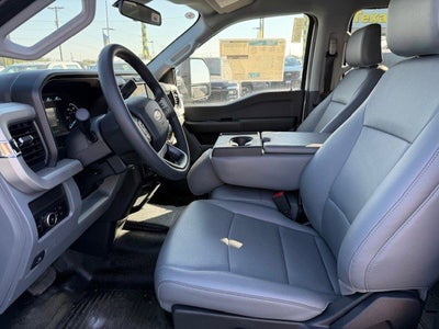 2025 Ford Super Duty F-550 DRW Flatbed XL