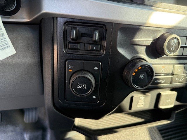 2025 Ford Super Duty F-550 DRW Flatbed XL