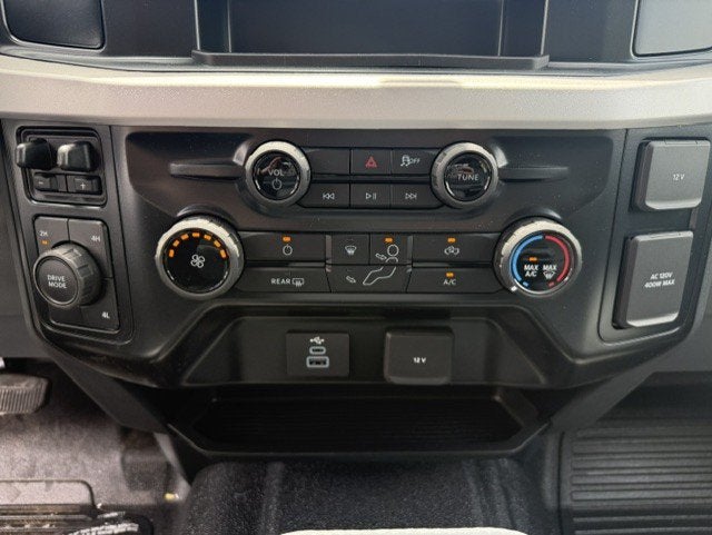 2026 Ford Super Duty F-550 DRW Flatbed XL