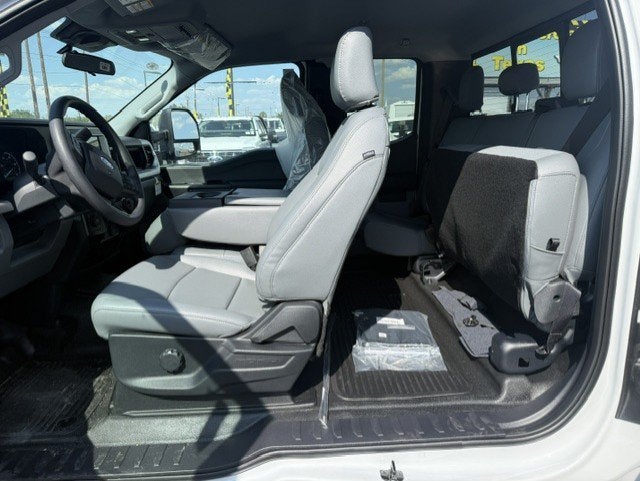 2026 Ford Super Duty F-550 DRW Service Body XL