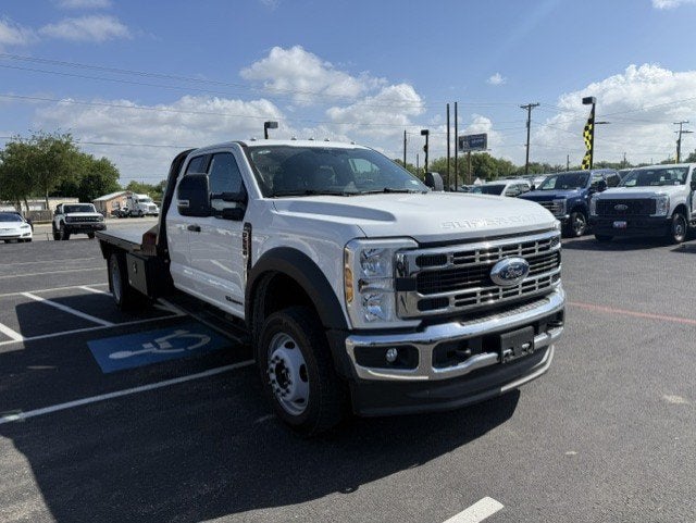 2026 Ford Super Duty F-550 DRW Flatbed XL