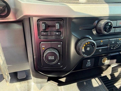 2025 Ford Super Duty F-450 DRW Flatbed XL