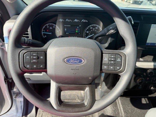 2025 Ford Super Duty F-450 DRW Flatbed XL