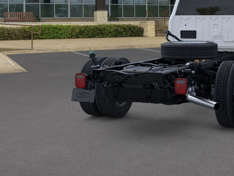 2025 Ford Super Duty F-450 DRW Flatbed XL