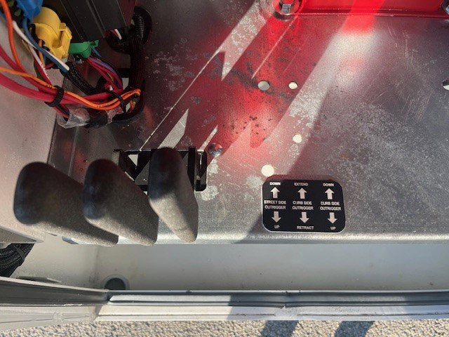 2024 Ford Super Duty F-550 DRW Crane XL