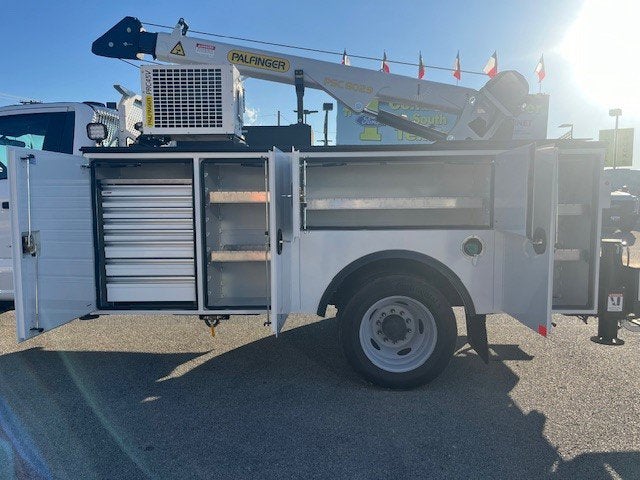 2024 Ford Super Duty F-550 DRW Crane XL