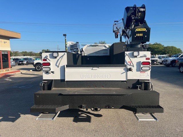 2024 Ford Super Duty F-550 DRW Crane XL