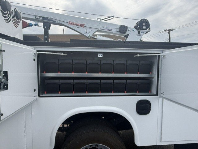 2026 Ford Super Duty F-550 DRW Crane XL