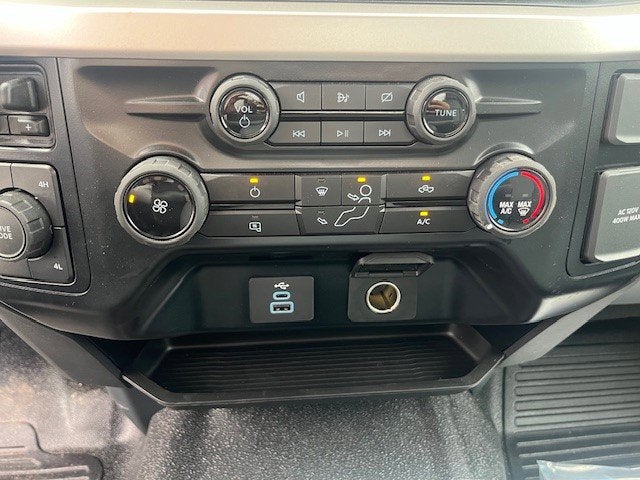 2024 Ford Super Duty F-550 DRW Crane XL