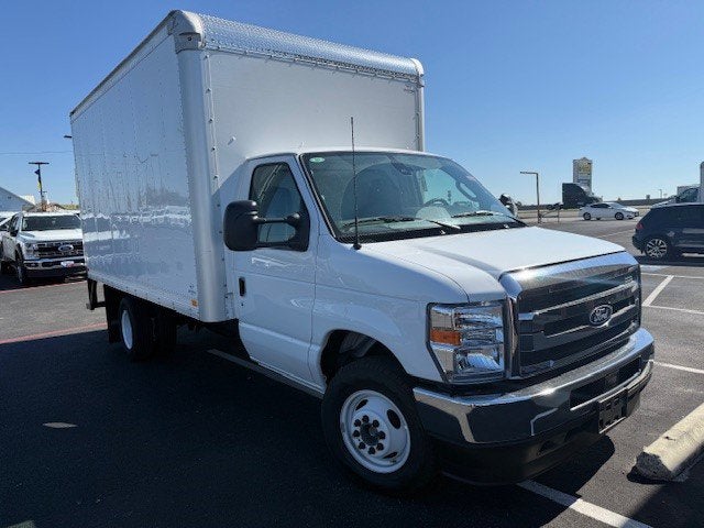2026 Ford E-Series Cutaway14 FT BOX TRUCK E-350 SRW