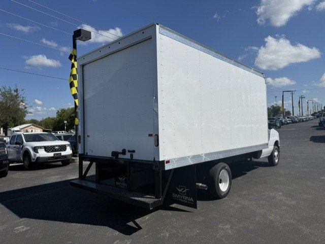 2027 Ford E-Series Cutaway 16FT Box Truck E-450 DRW