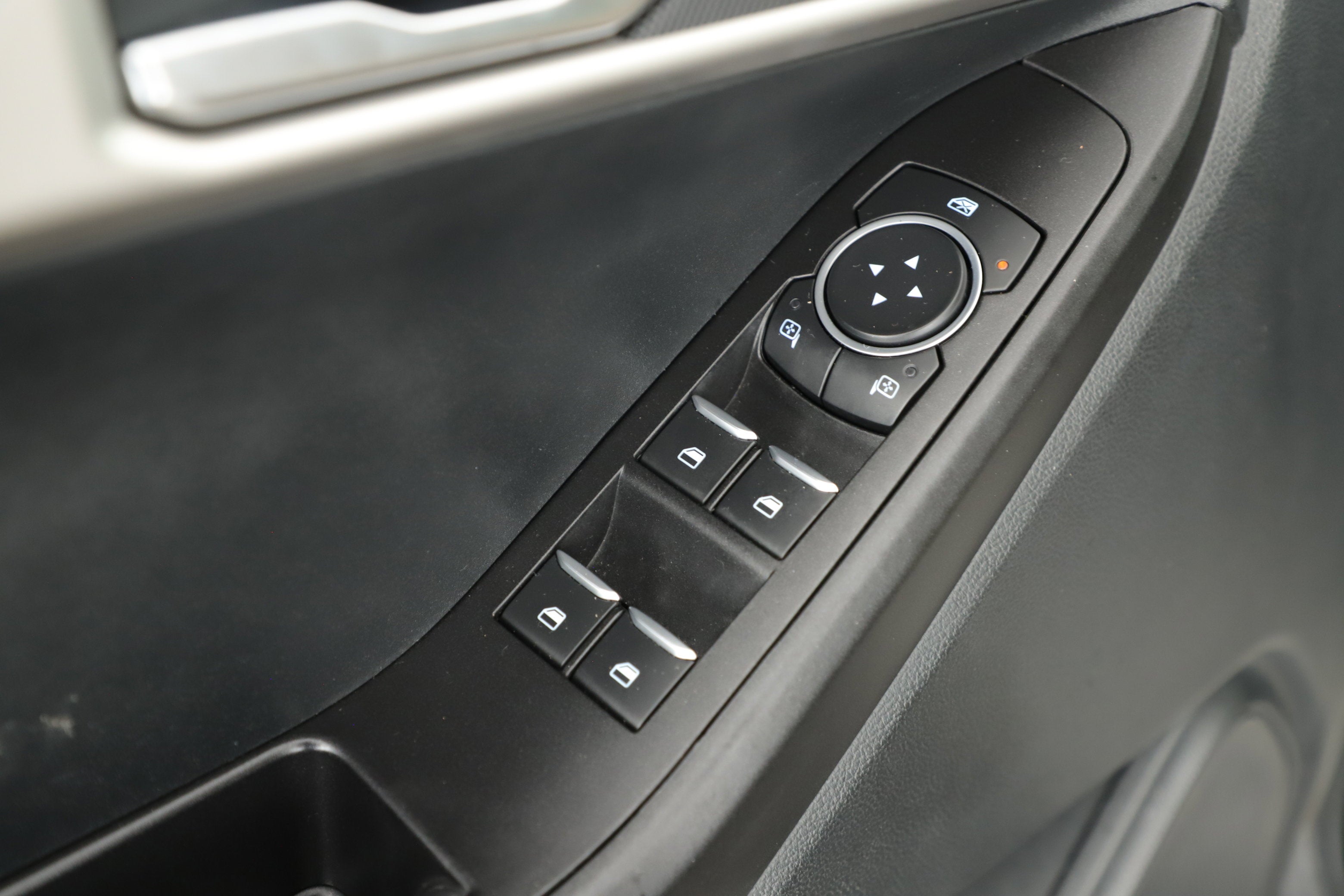 2020 Ford Explorer Base