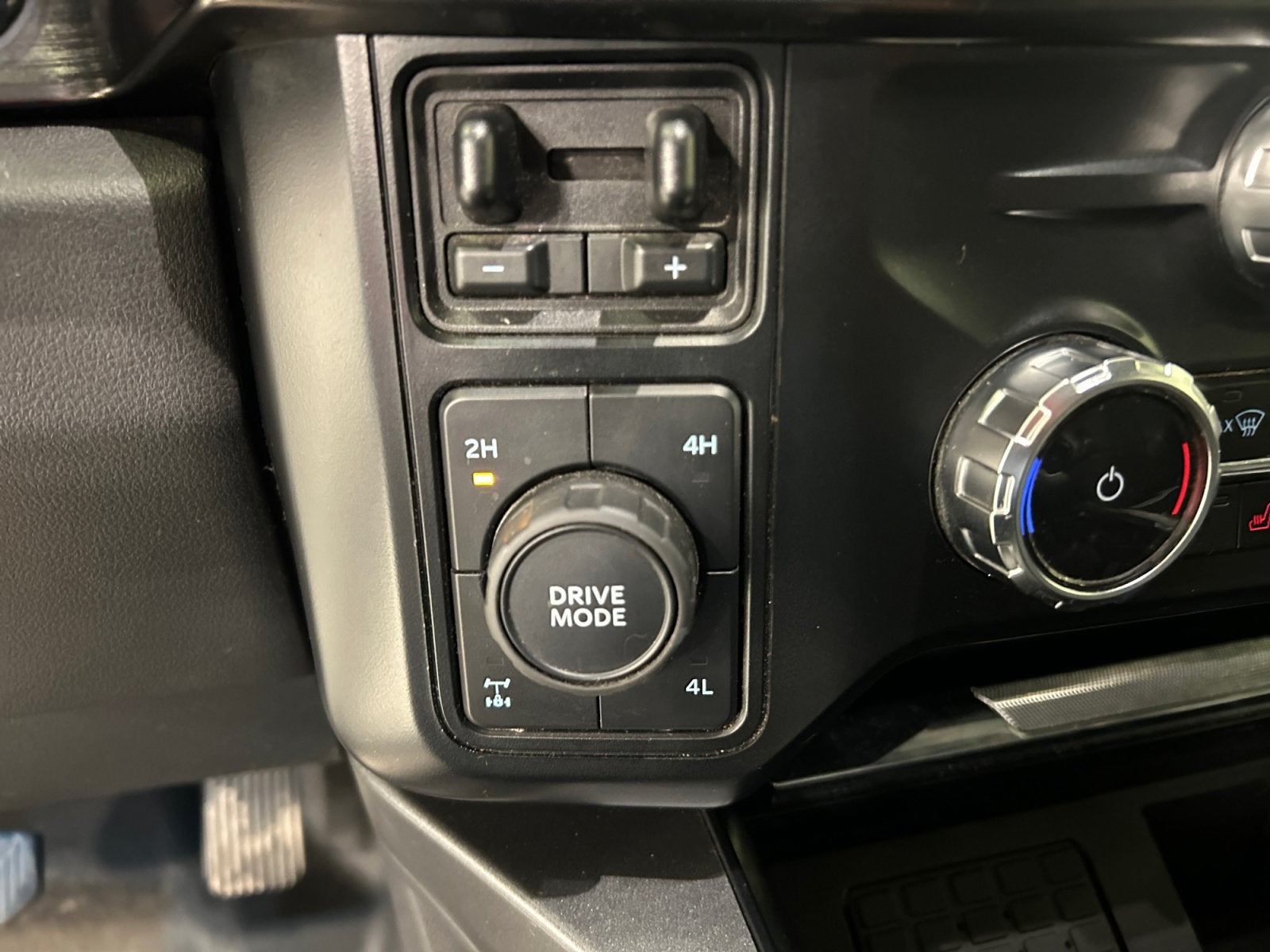 2023 Ford Super Duty F-350 SRW Lariat