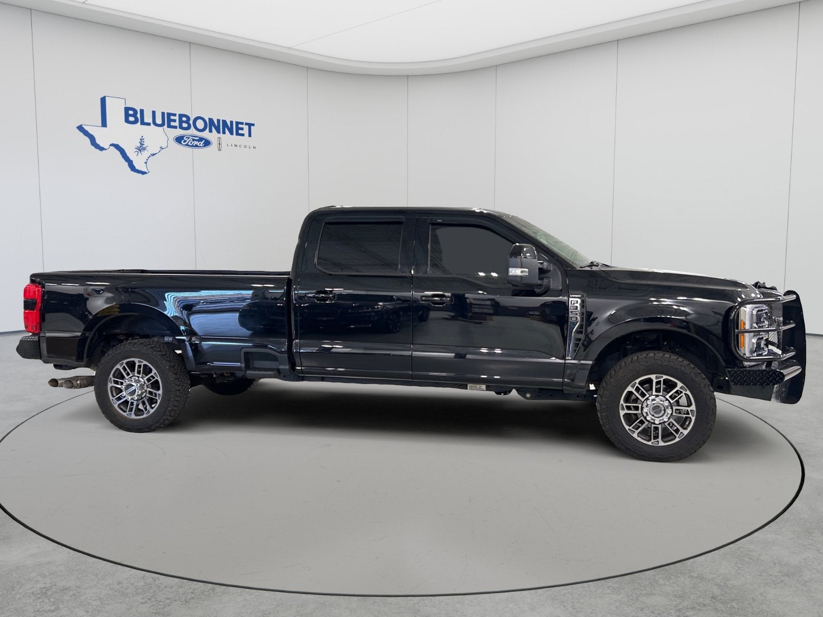 2023 Ford Super Duty F-350 SRW Lariat
