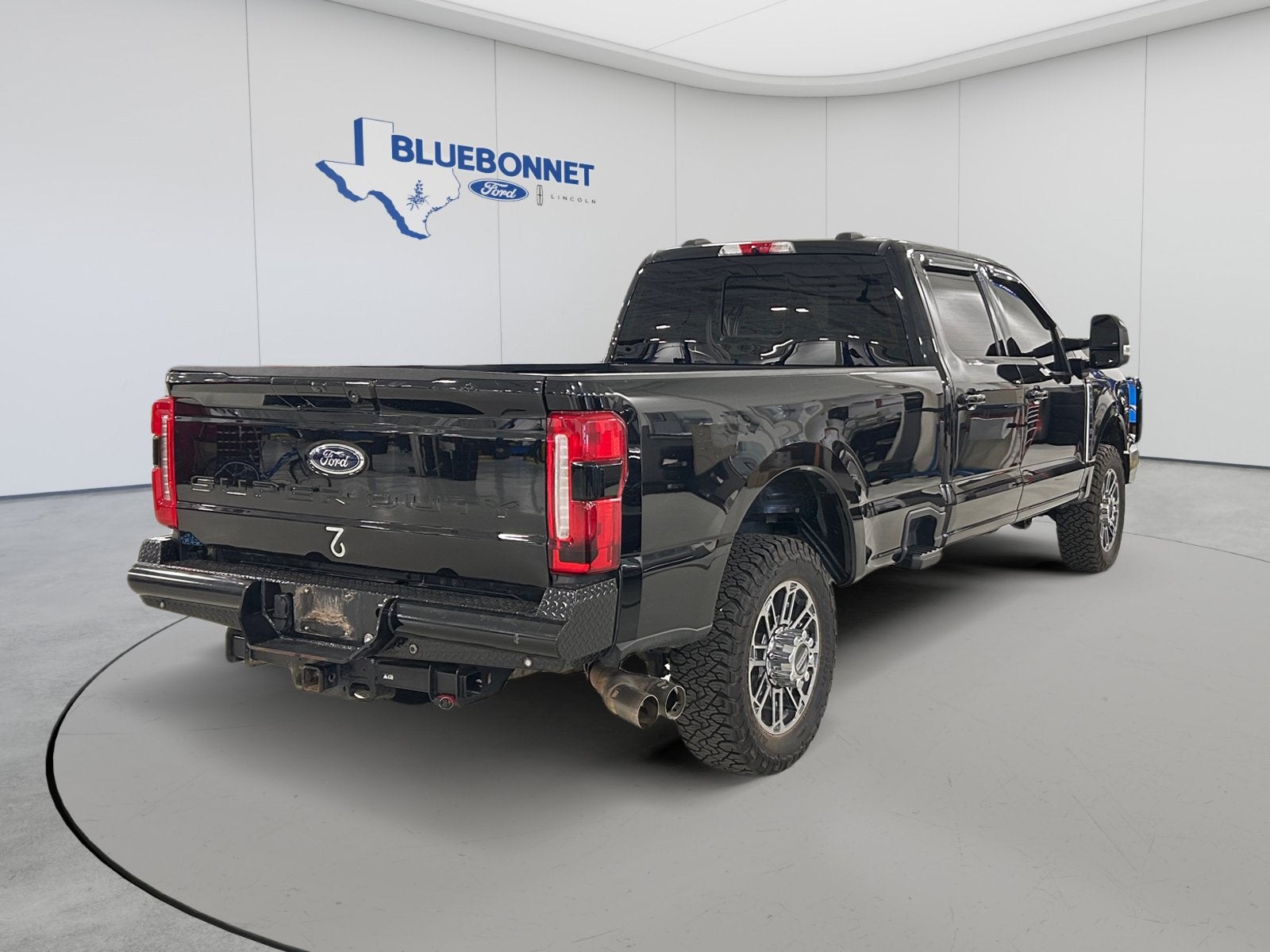 2023 Ford Super Duty F-350 SRW Lariat