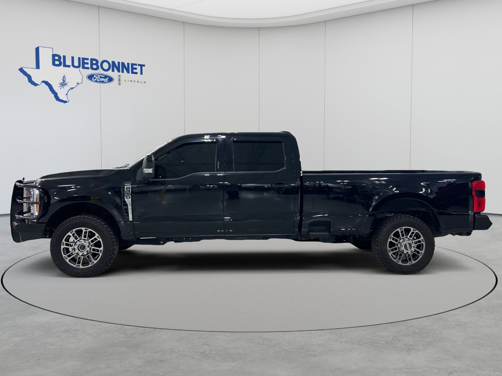 2023 Ford Super Duty F-350 SRW Lariat