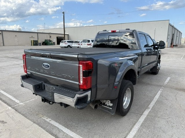 2023 Ford Super Duty F-350 DRW LARIAT