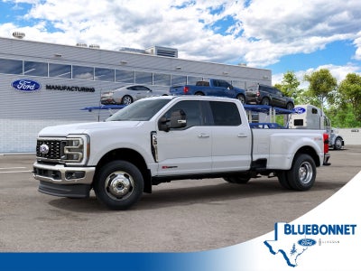 2027 Ford Super Duty F-350 DRW LARIAT