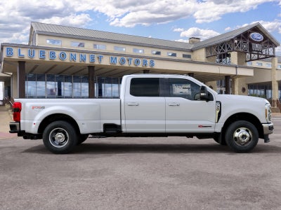 2027 Ford Super Duty F-350 DRW LARIAT