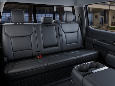 2027 Ford Super Duty F-350 DRW LARIAT