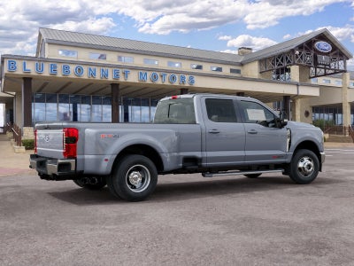 2027 Ford Super Duty F-350 DRW LARIAT