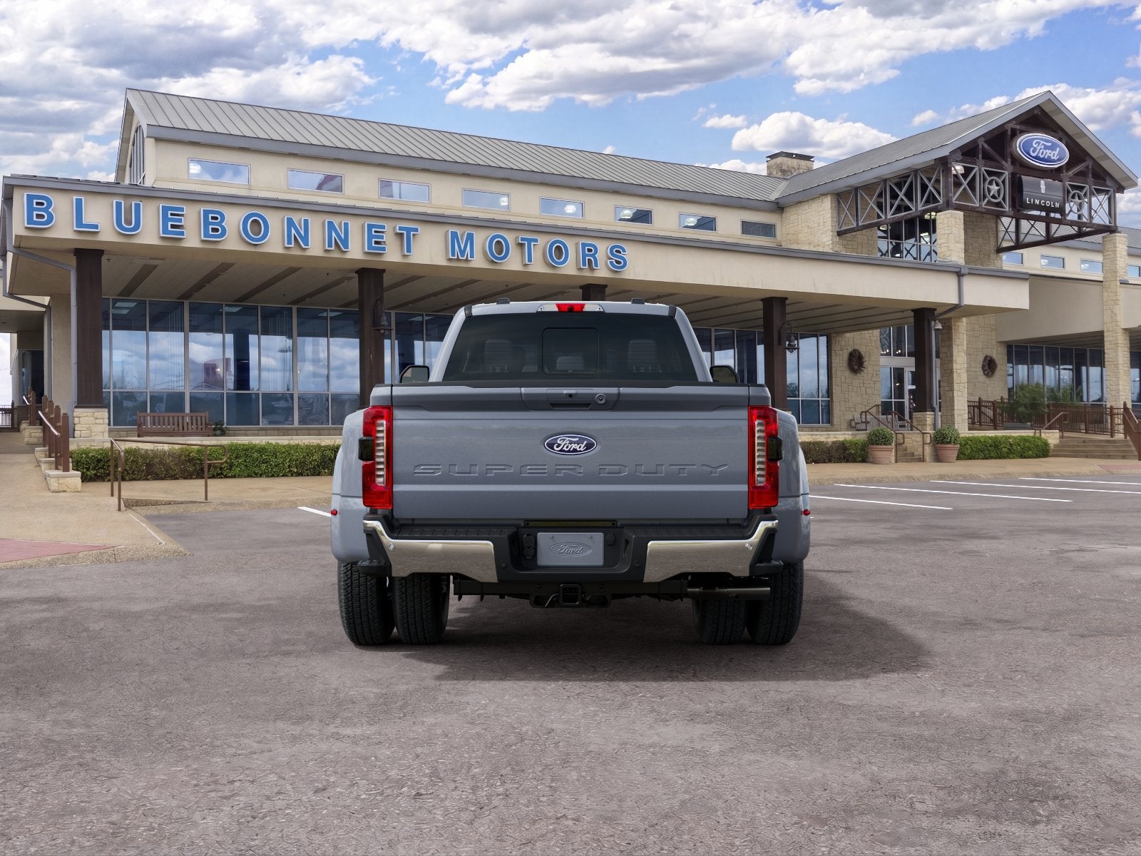 2027 Ford Super Duty F-350 DRW LARIAT