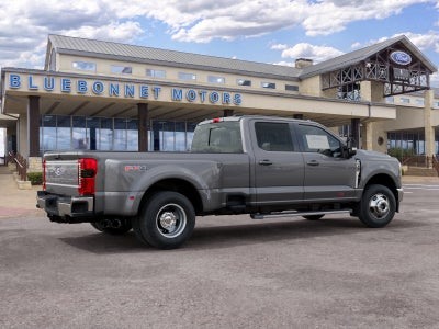 2027 Ford Super Duty F-350 DRW LARIAT