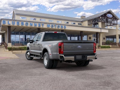 2027 Ford Super Duty F-350 DRW LARIAT