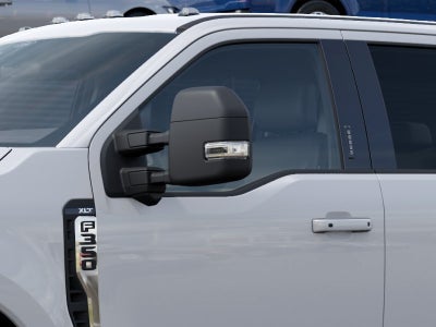 2027 Ford Super Duty F-350 DRW XLT