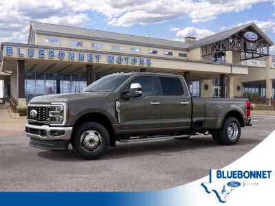 2027 Ford Super Duty F-350 DRW LARIAT