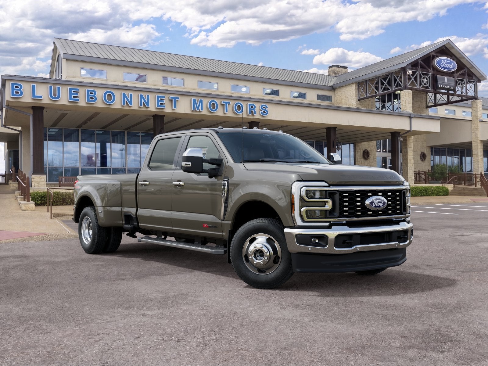 2027 Ford Super Duty F-350 DRW LARIAT