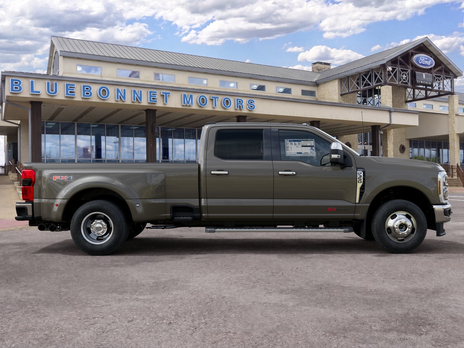 2027 Ford Super Duty F-350 DRW LARIAT