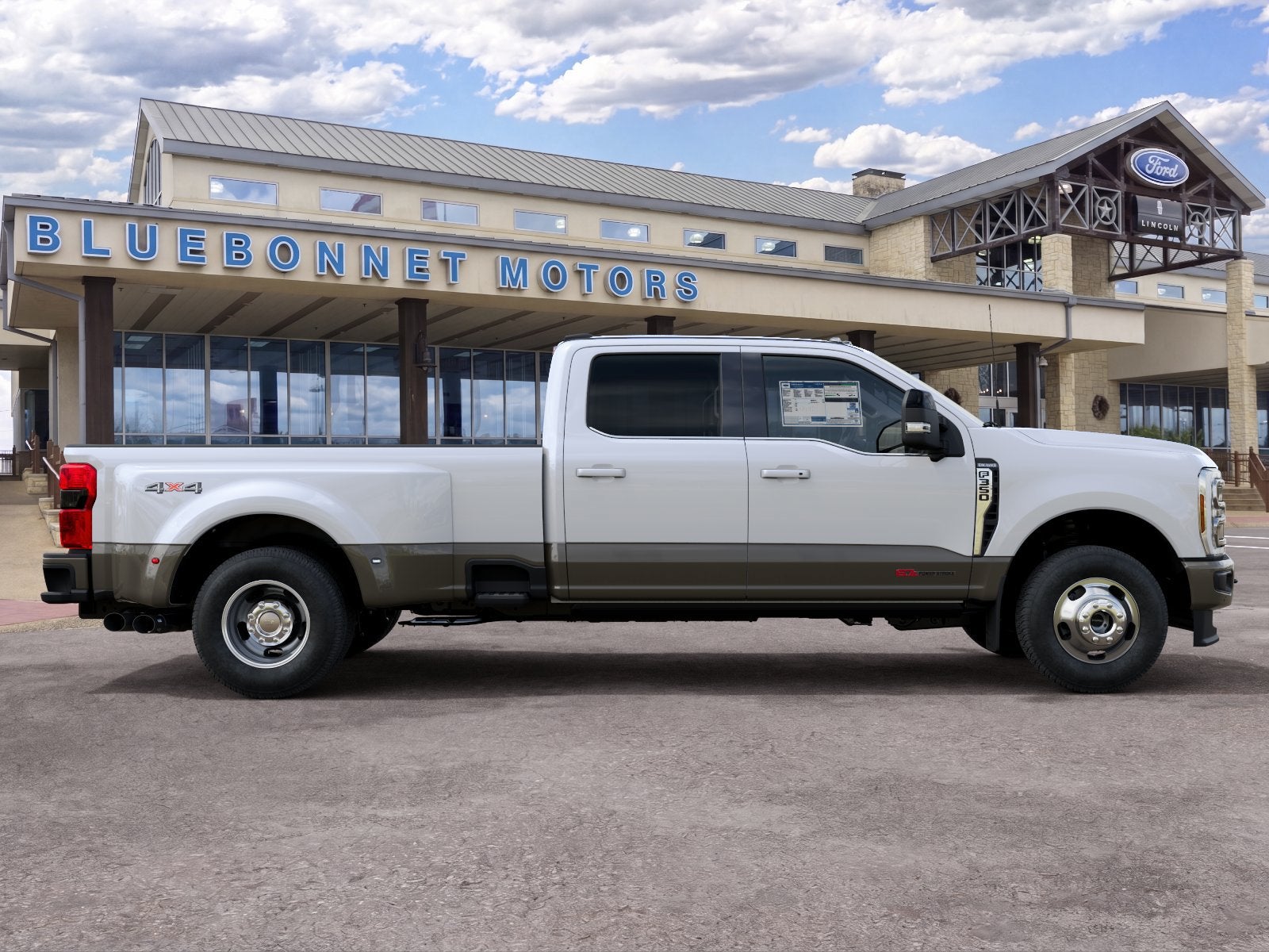2027 Ford Super Duty F-350 DRW King Ranch