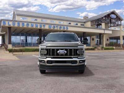 2027 Ford Super Duty F-350 DRW LARIAT