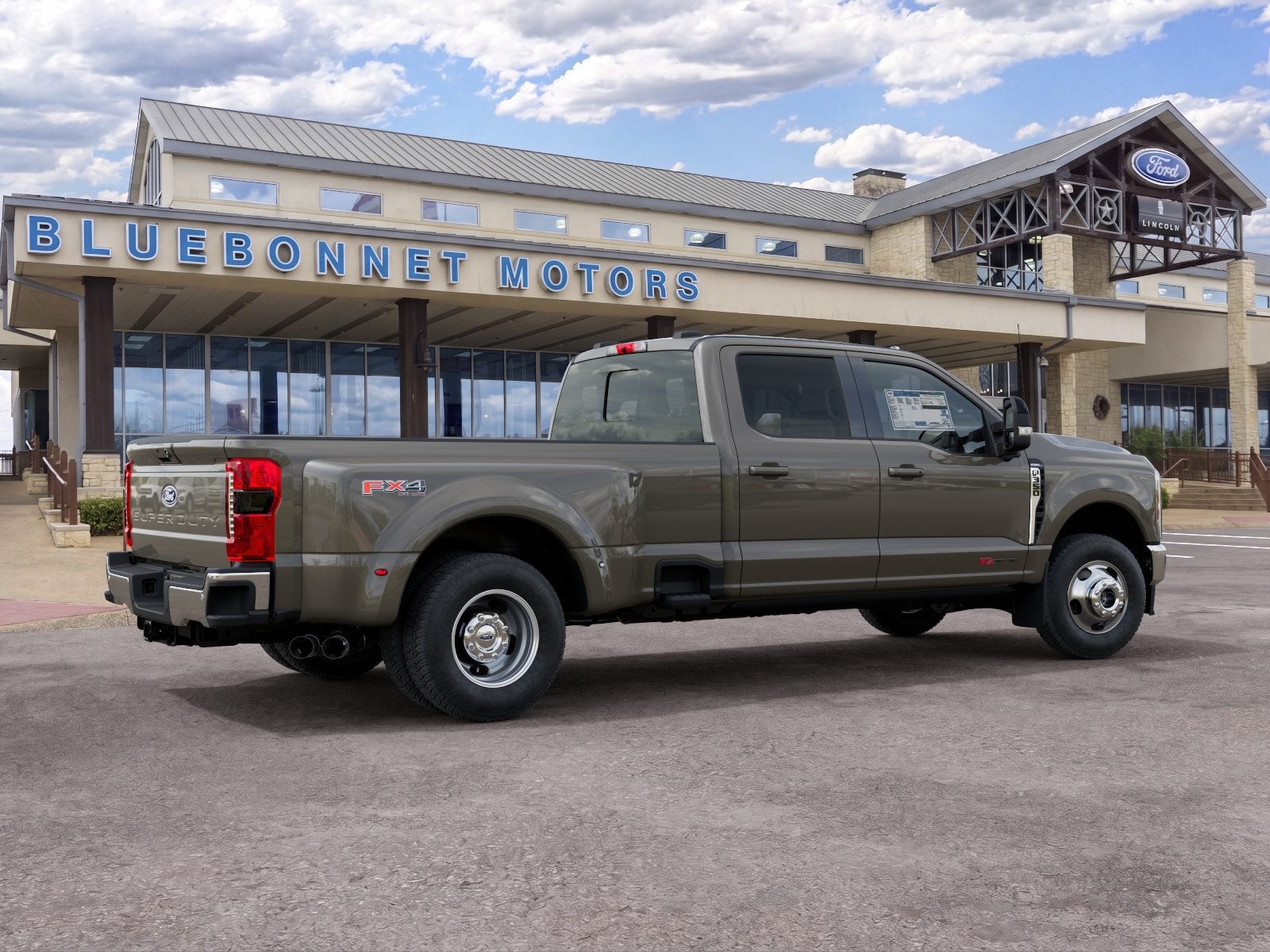 2027 Ford Super Duty F-350 DRW LARIAT