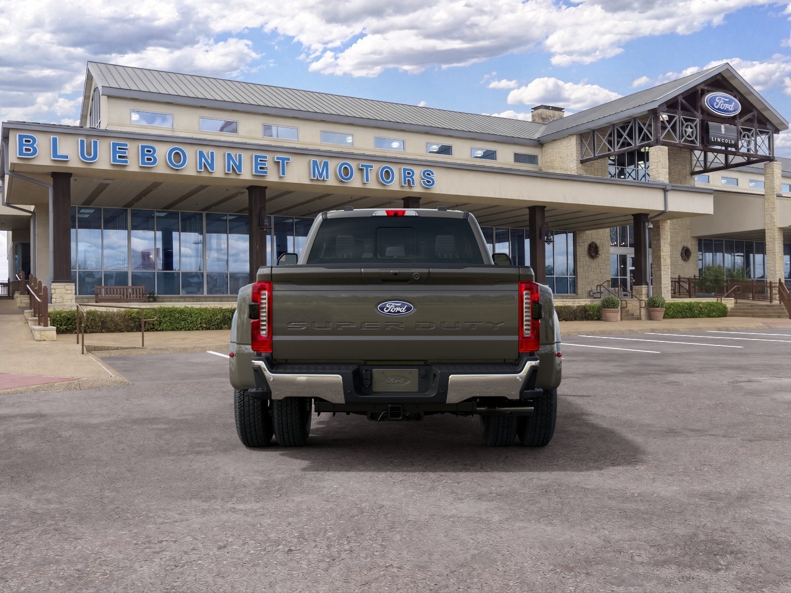 2027 Ford Super Duty F-350 DRW LARIAT