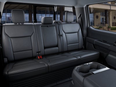 2027 Ford Super Duty F-350 DRW LARIAT