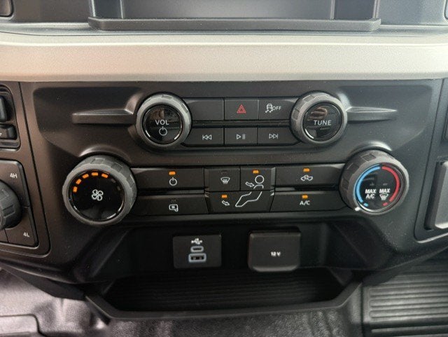 2026 Ford Super Duty F-350 DRW XL