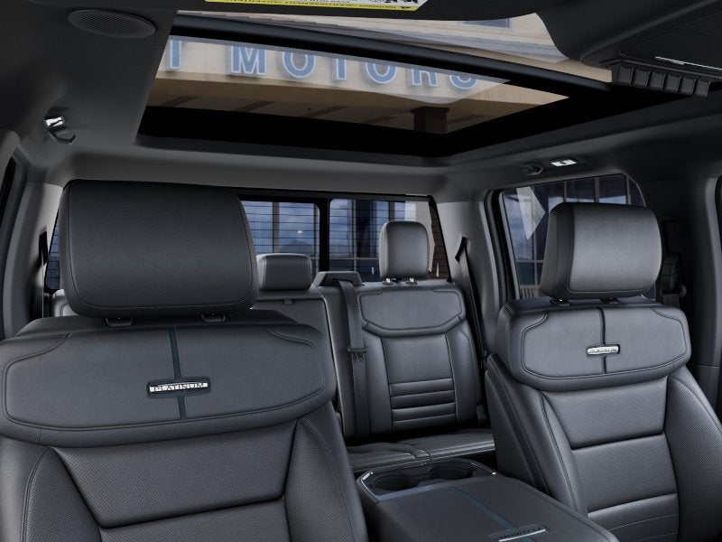 2027 Ford Super Duty F-450 DRW Platinum