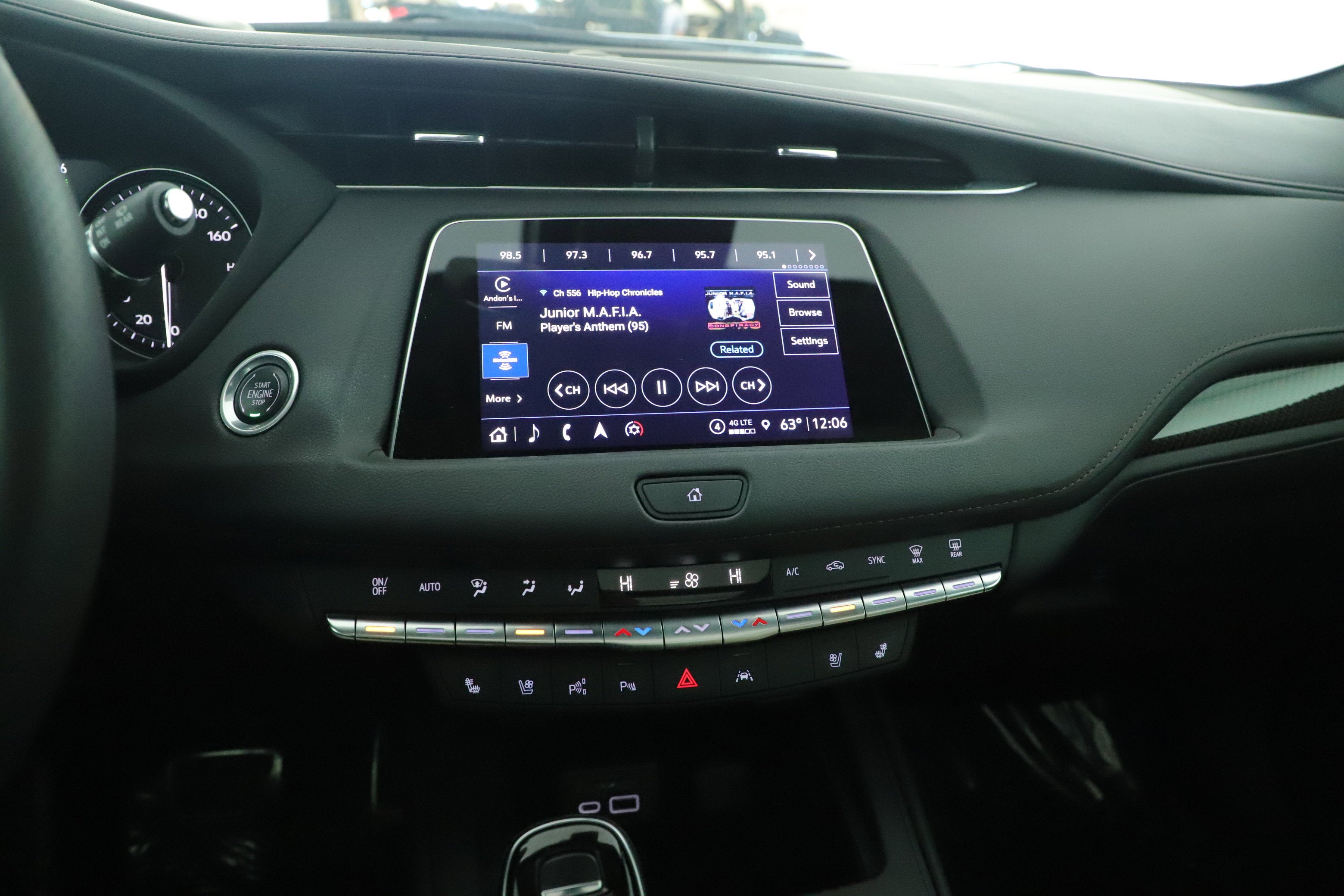 2022 Cadillac XT4 FWD Sport