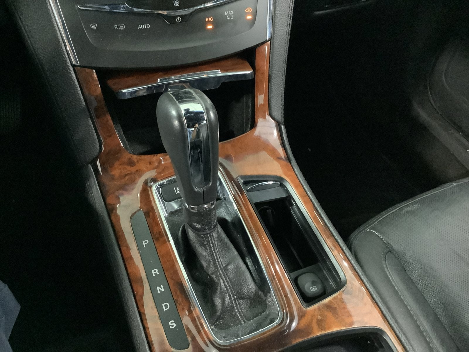 2014 Lincoln MKS Base
