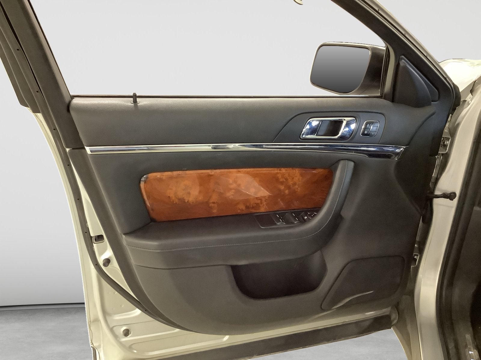 2014 Lincoln MKS Base