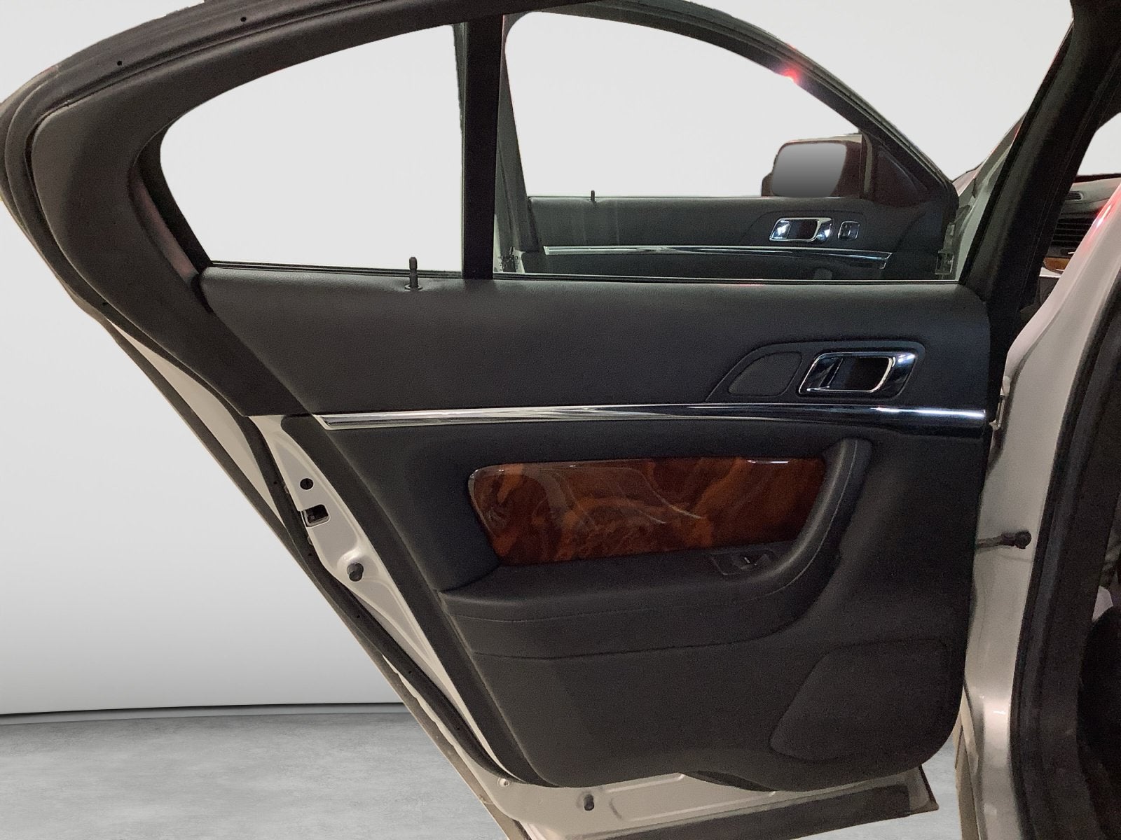2014 Lincoln MKS Base